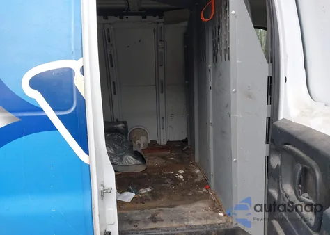 2017 Chevrolet Express 2500 Work Van z USA, uszkodzony, nr VIN 1GCWGAFF1H1121696